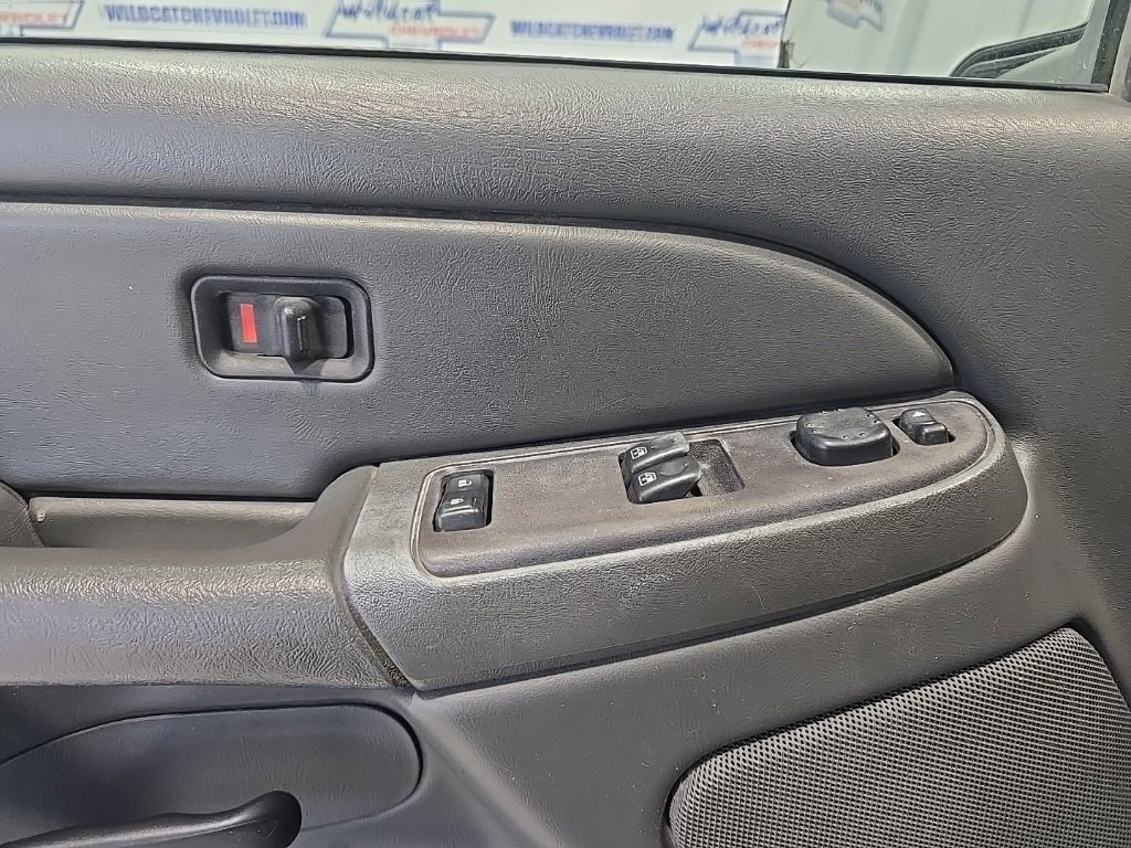 Used 2004 Chevrolet Silverado 1500 LS image 13