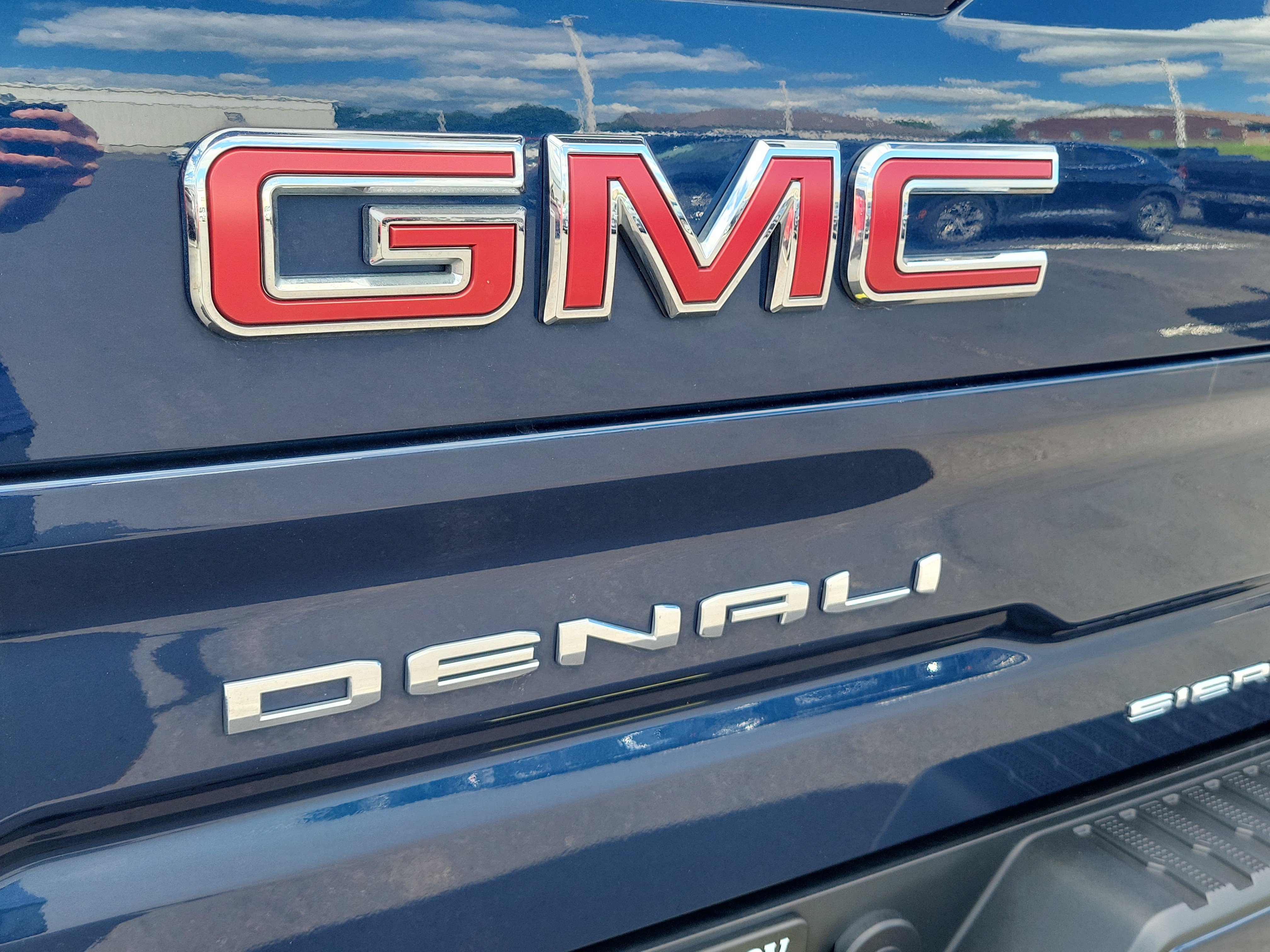 Used 2022 GMC Sierra 1500 Denali w/ Denali Reserve Package AWD/4WD image 7