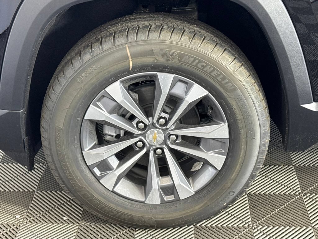 New 2026 Chevrolet Equinox LT w/ Convenience Package II AWD/4WD image 37