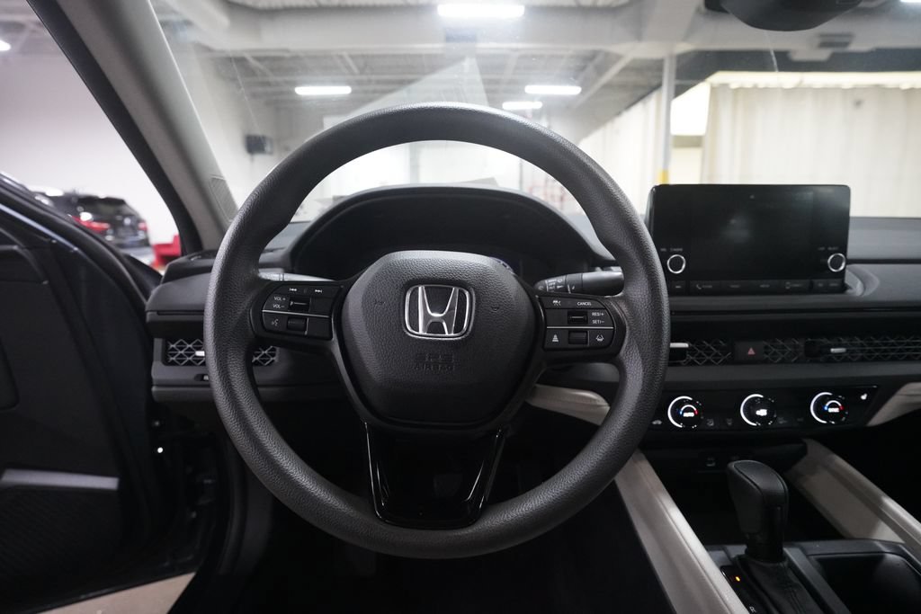 Certified 2023 Honda Accord EX image 4