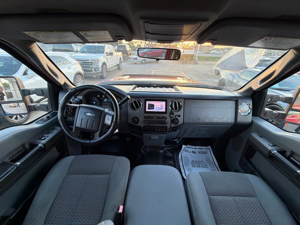 Used 2011 Ford F550 4x4 Crew Cab Super Duty w/ XLT Interior Pkg image 28