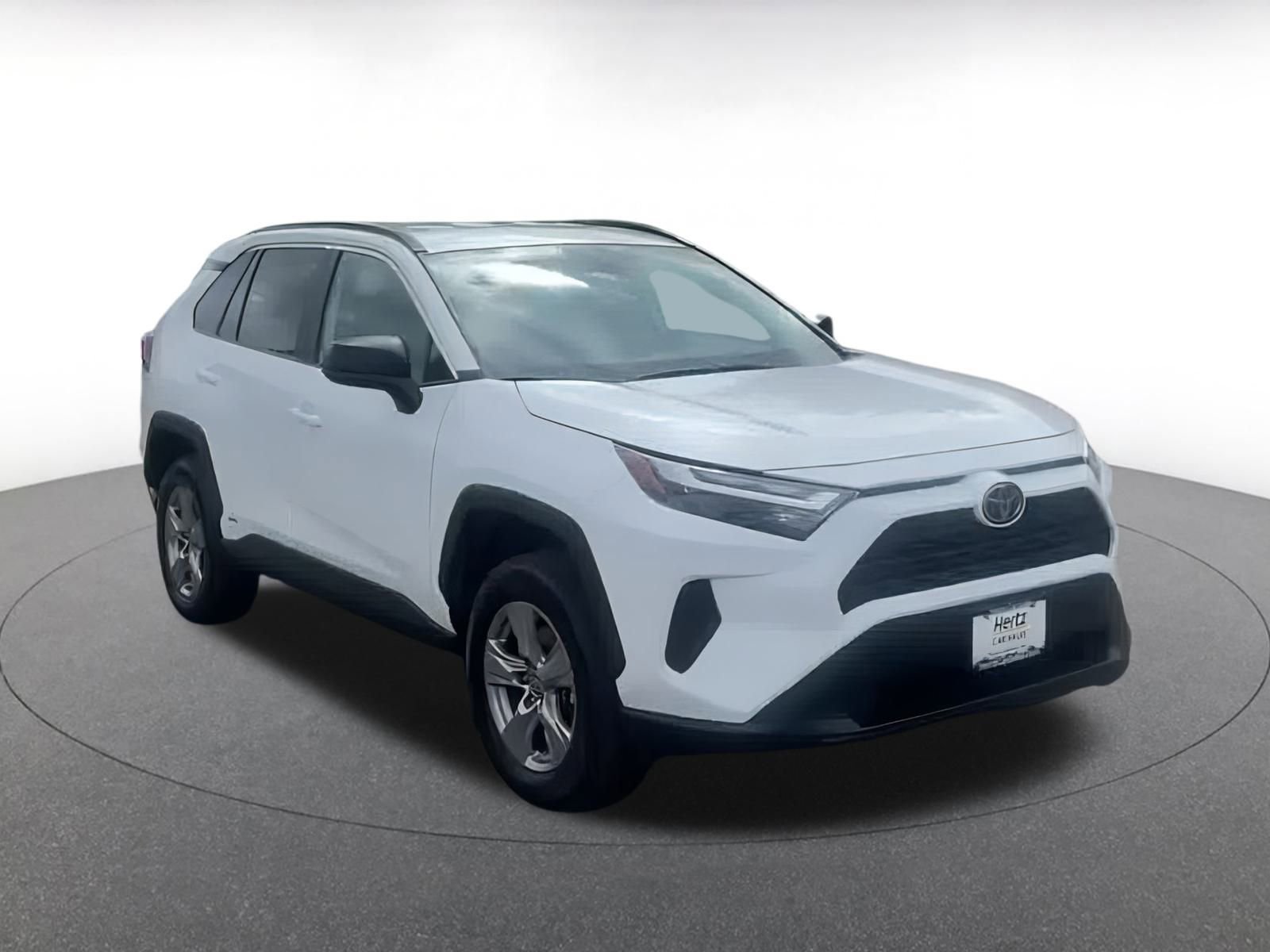 Used 2025 Toyota RAV4 LE image 3
