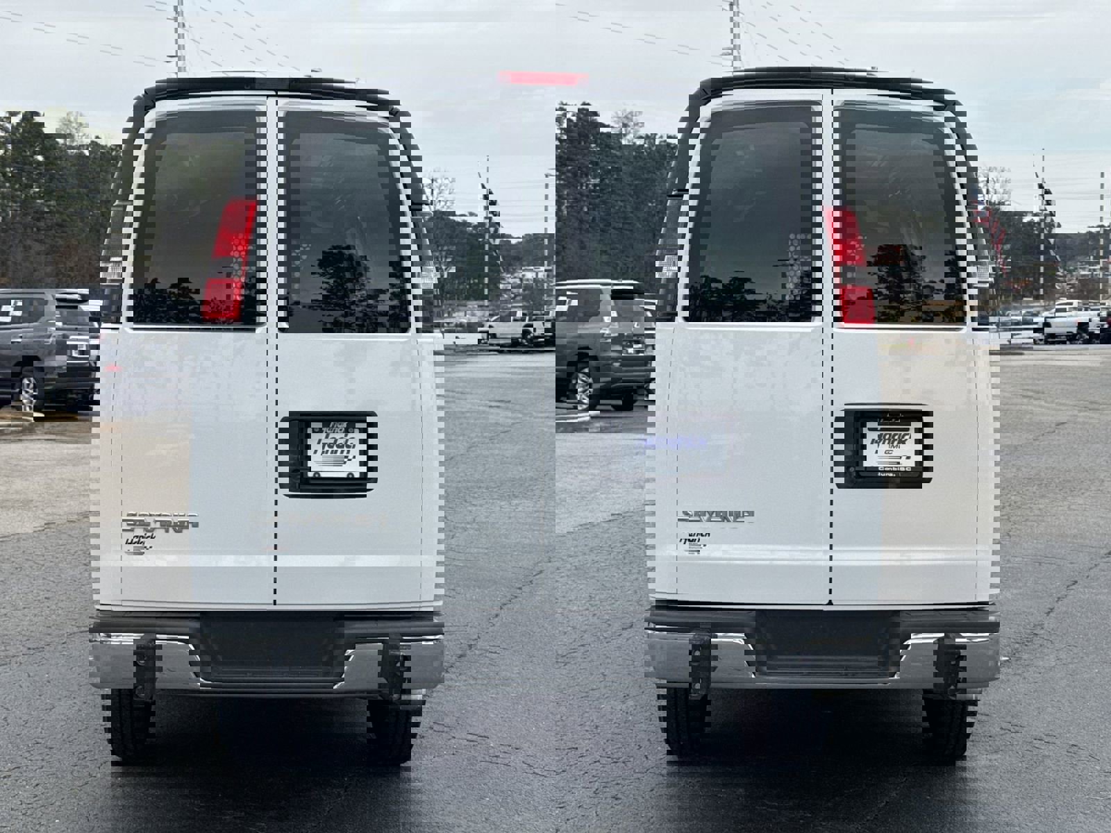 Used 2024 GMC Savana 2500 w/ Driver Convenience Package image 9