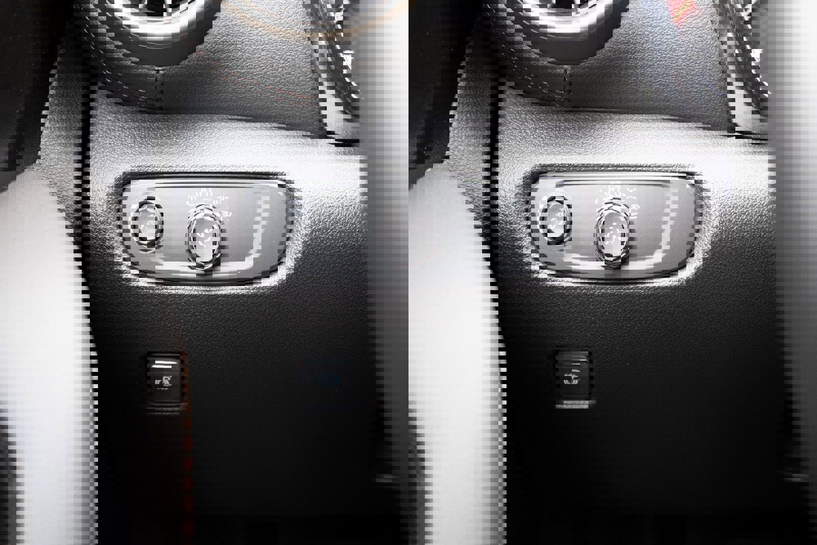 Used 2024 Chevrolet Blazer Premier image 11