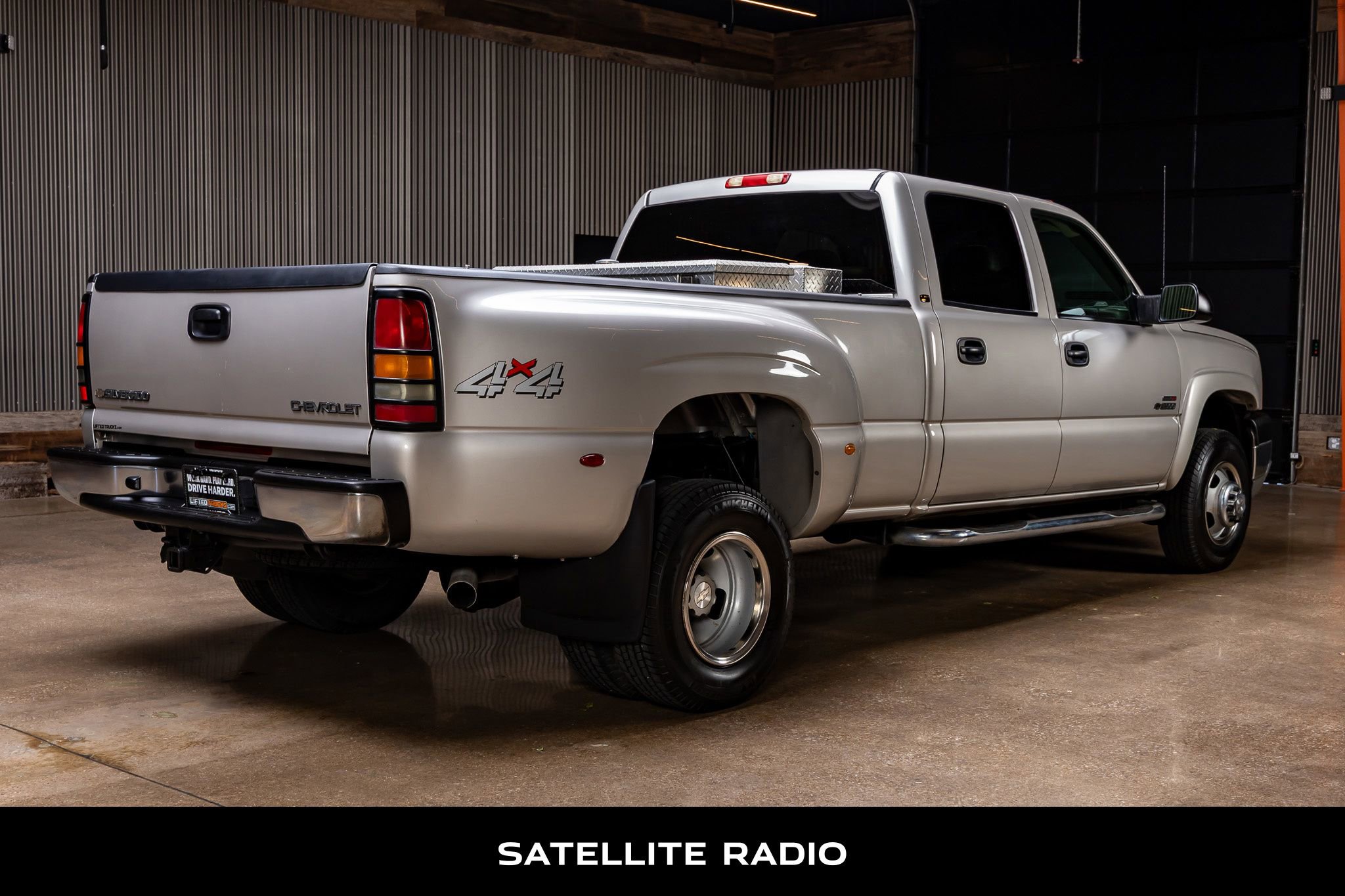 Used 2005 Chevrolet Silverado 3500 LT w/ Heavy-Duty Power Package image 8