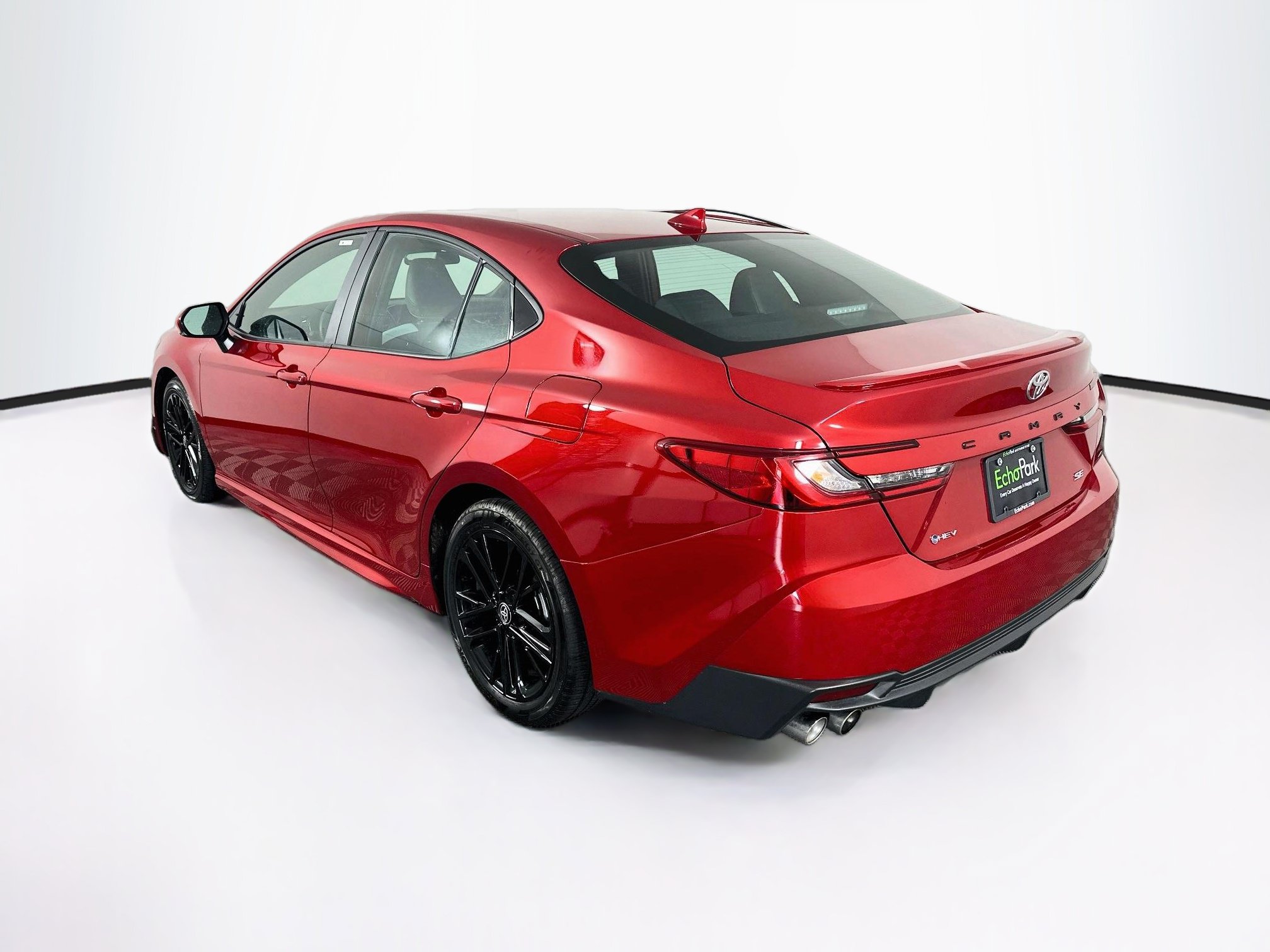 Used 2026 Toyota Camry SE FWD image 5