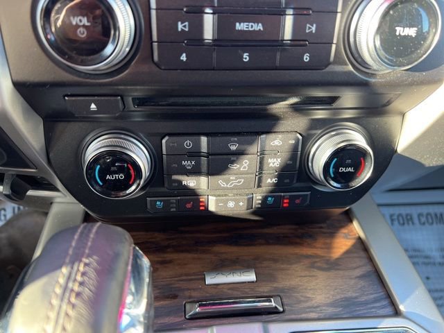 Used 2018 Ford F150 Lariat w/ Equipment Group 502A Luxury image 23