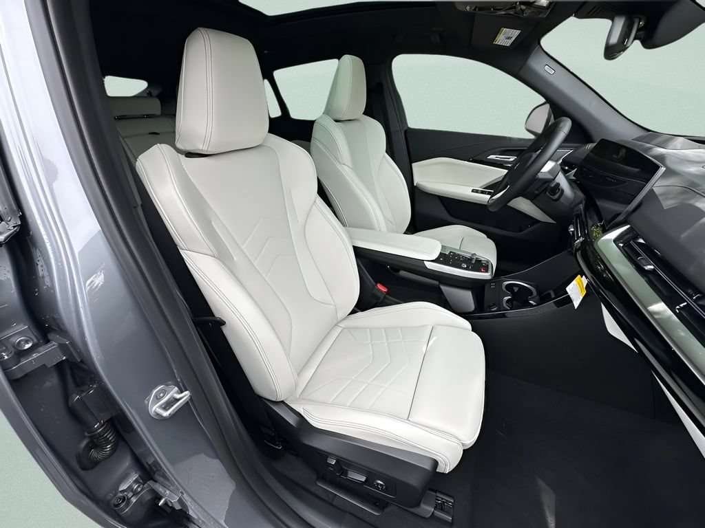 New 2026 BMW X2 xDrive28i w/ Technology Package AWD/4WD image 23
