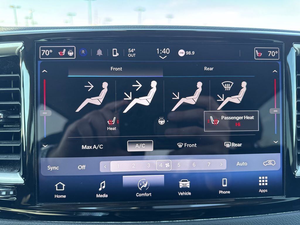 Used 2024 Chrysler Pacifica Touring-L image 30