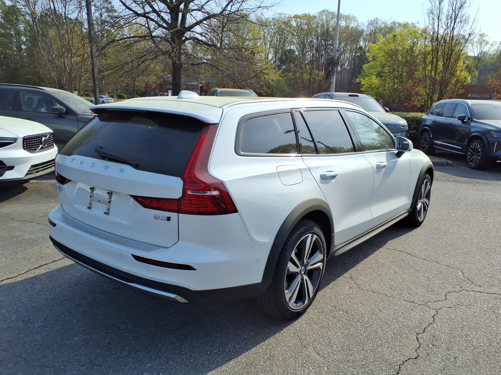 New 2026 Volvo V60 B5 Cross Country Plus w/ Protection Package Premier AWD/4WD image 3