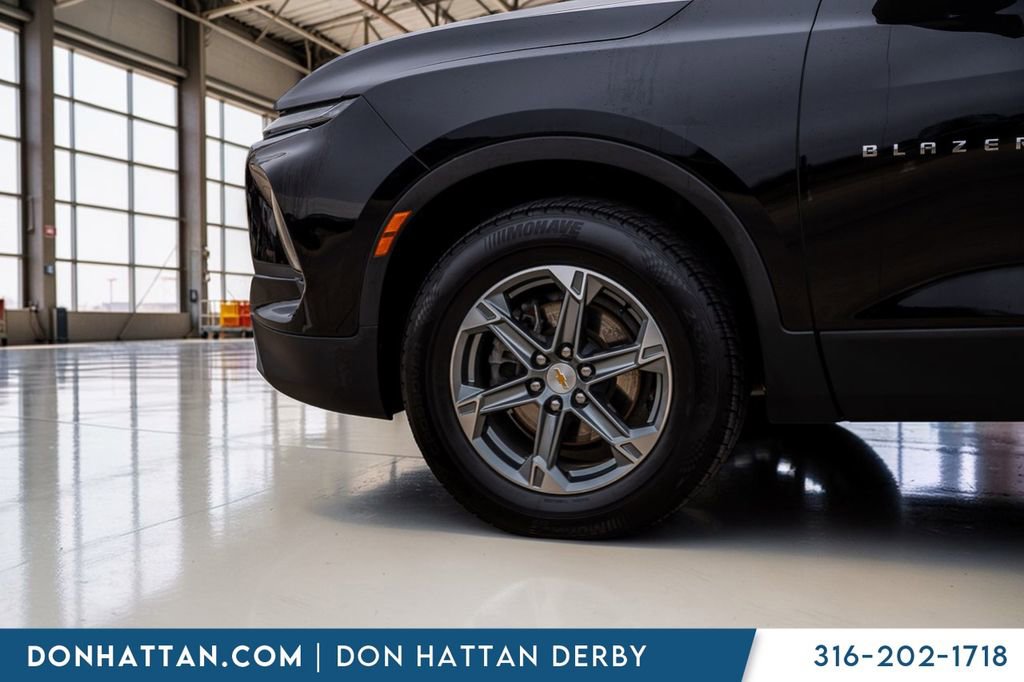 Used 2024 Chevrolet Blazer LT w/ Convenience Package FWD image 37
