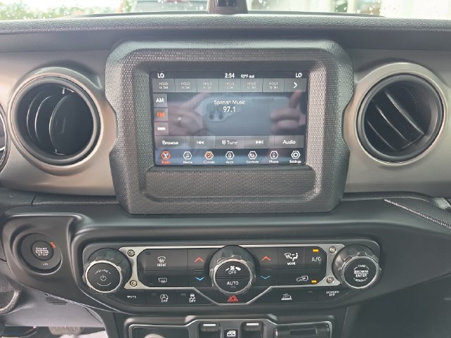 Used 2021 Jeep Gladiator Sport AWD/4WD image 19