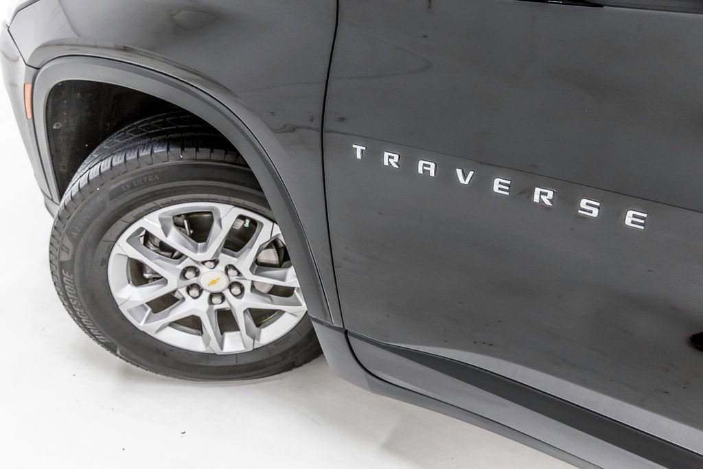 Used 2023 Chevrolet Traverse LS w/ Safety Package FWD image 11