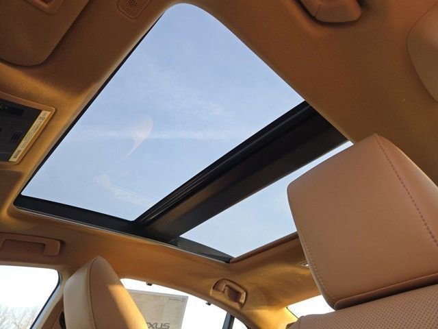 New 2025 Lexus ES 350 Ultra Luxury image 9