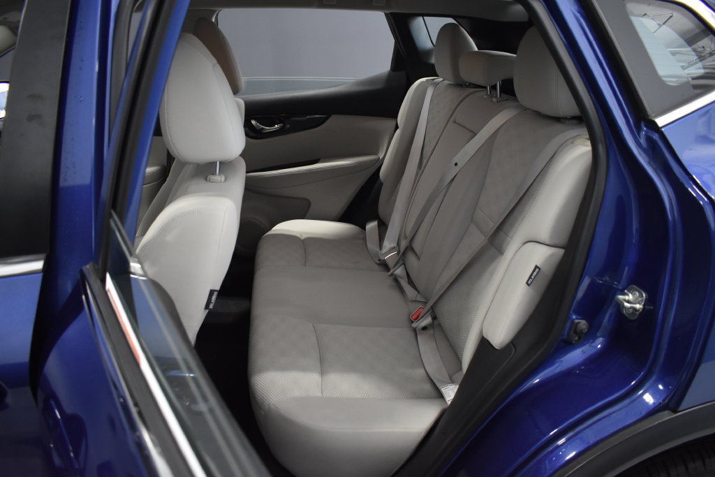 Used 2021 Nissan Rogue Sport SV AWD/4WD image 29