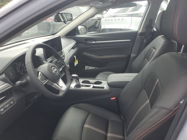 New 2026 Nissan Altima 2.5 SR w/ SR Midnight Edition Package FWD image 12