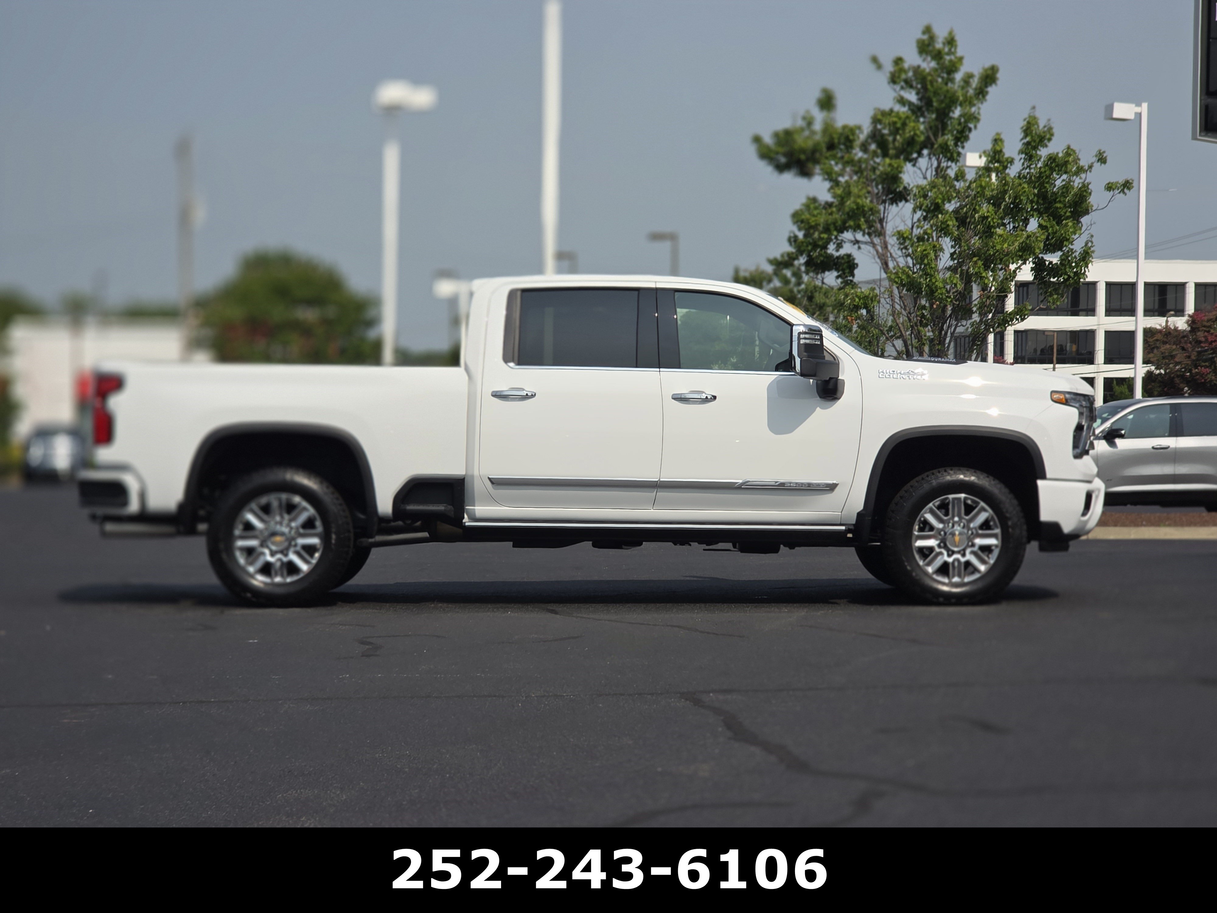 Used 2026 Chevrolet Silverado 2500 High Country w/ High Country Premium Package AWD/4WD image 8