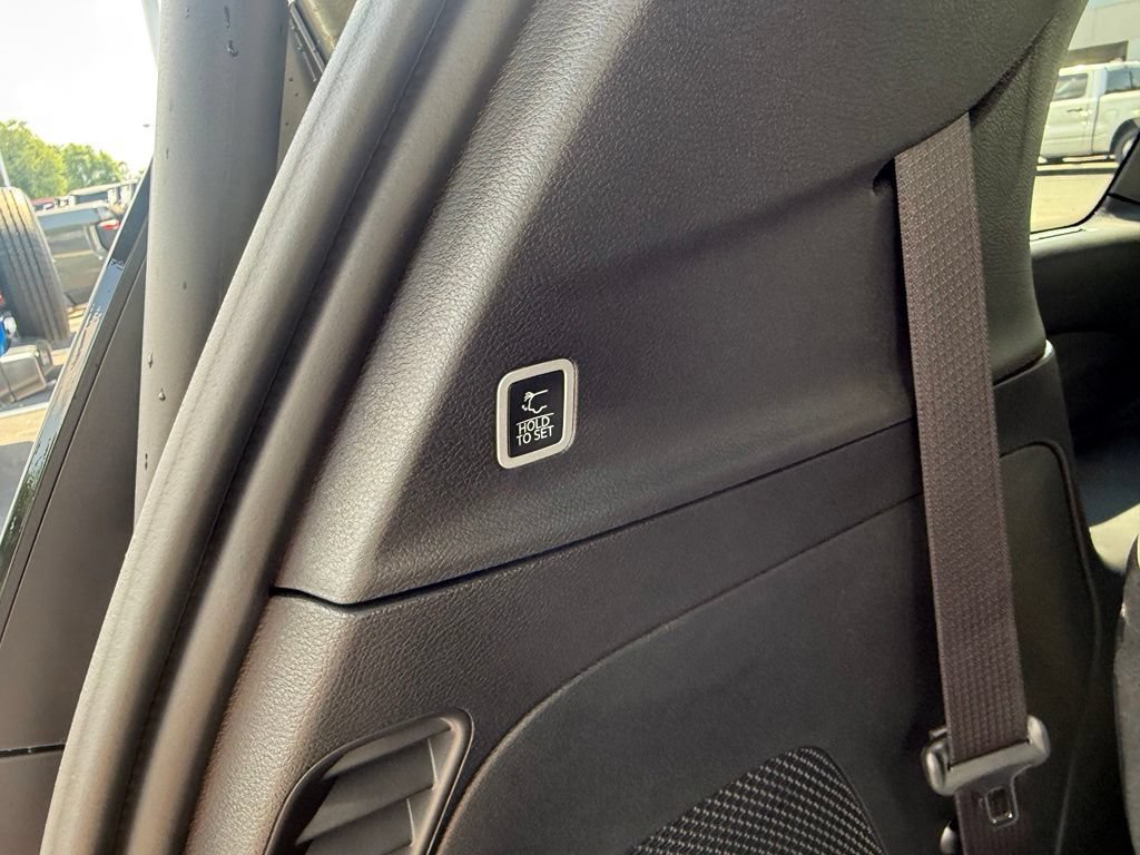 New 2027 Chrysler Pacifica Limited FWD image 45