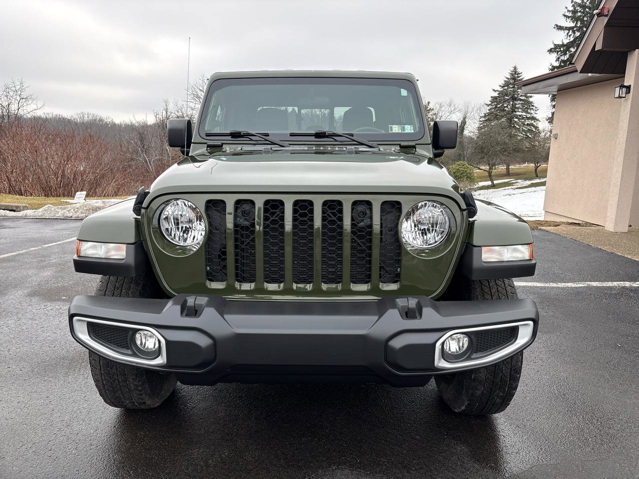 Used 2021 Jeep Gladiator Sport image 2