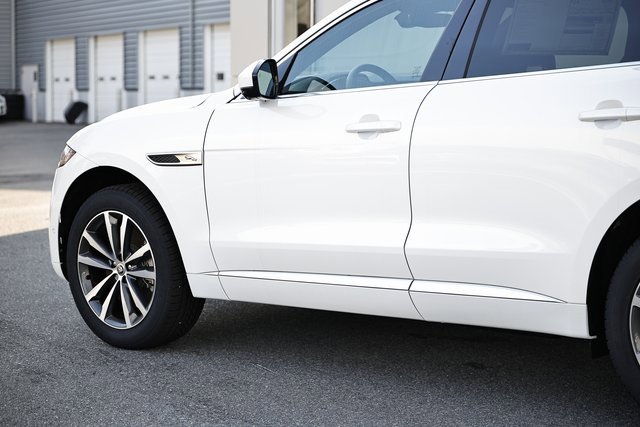 New 2026 Jaguar F-PACE R-Dynamic S image 7