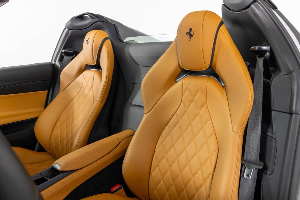 Used 2023 Ferrari 812 GTS RWD image 32