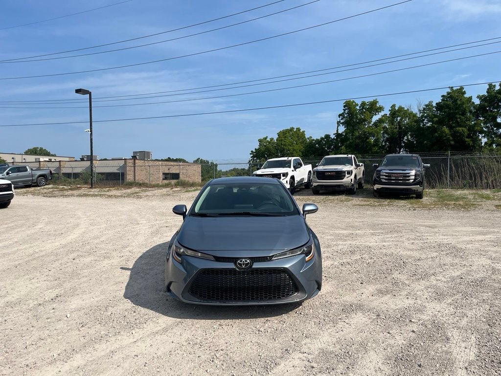Used 2022 Toyota Corolla LE w/ LE Convenience Package FWD image 3