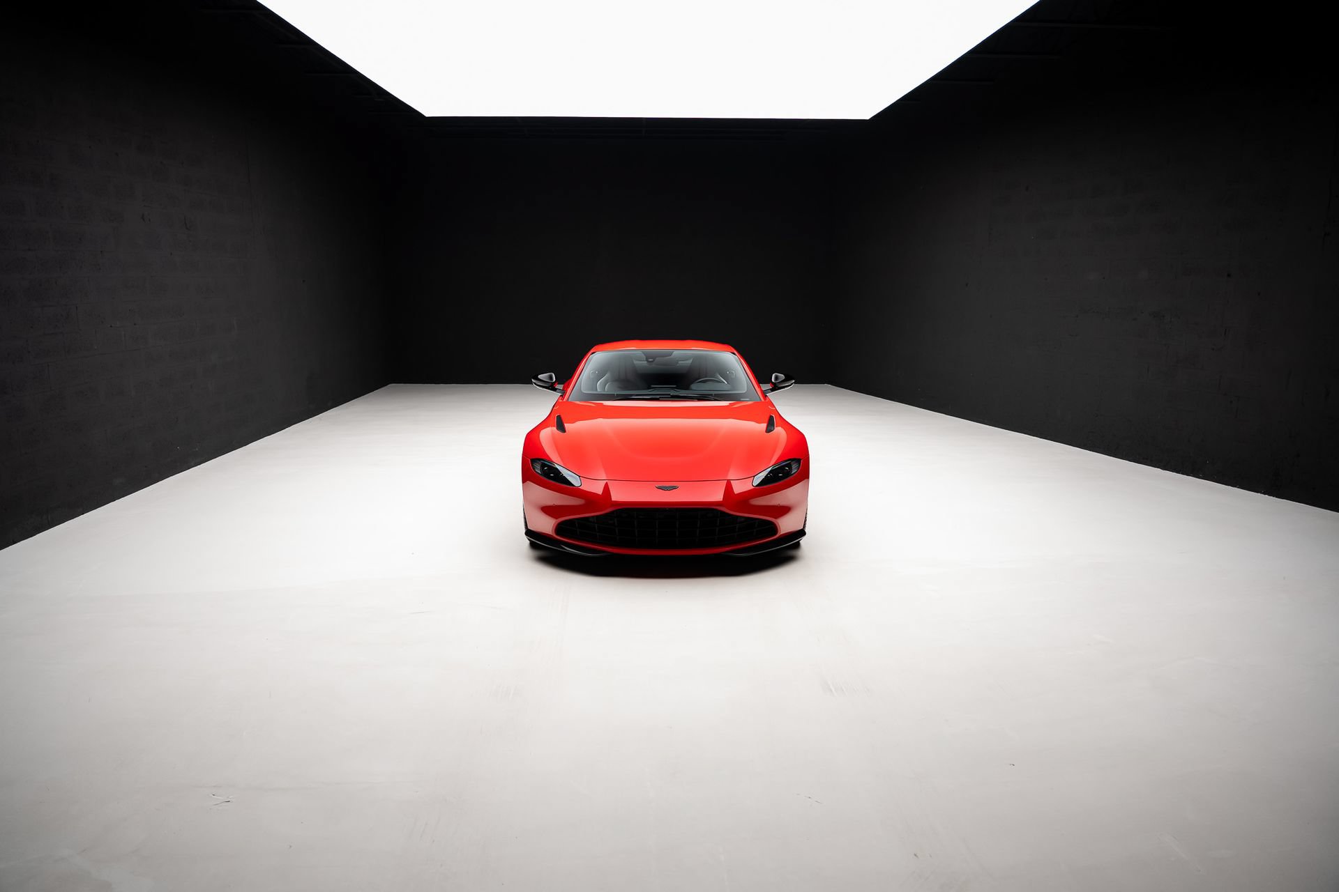 Used 2023 Aston Martin V8 Vantage Coupe RWD image 73