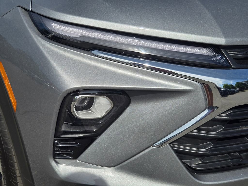 Used 2025 Chevrolet TrailBlazer LT image 4