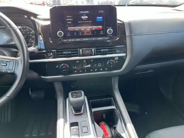 Certified 2025 Nissan Pathfinder SV AWD/4WD image 16