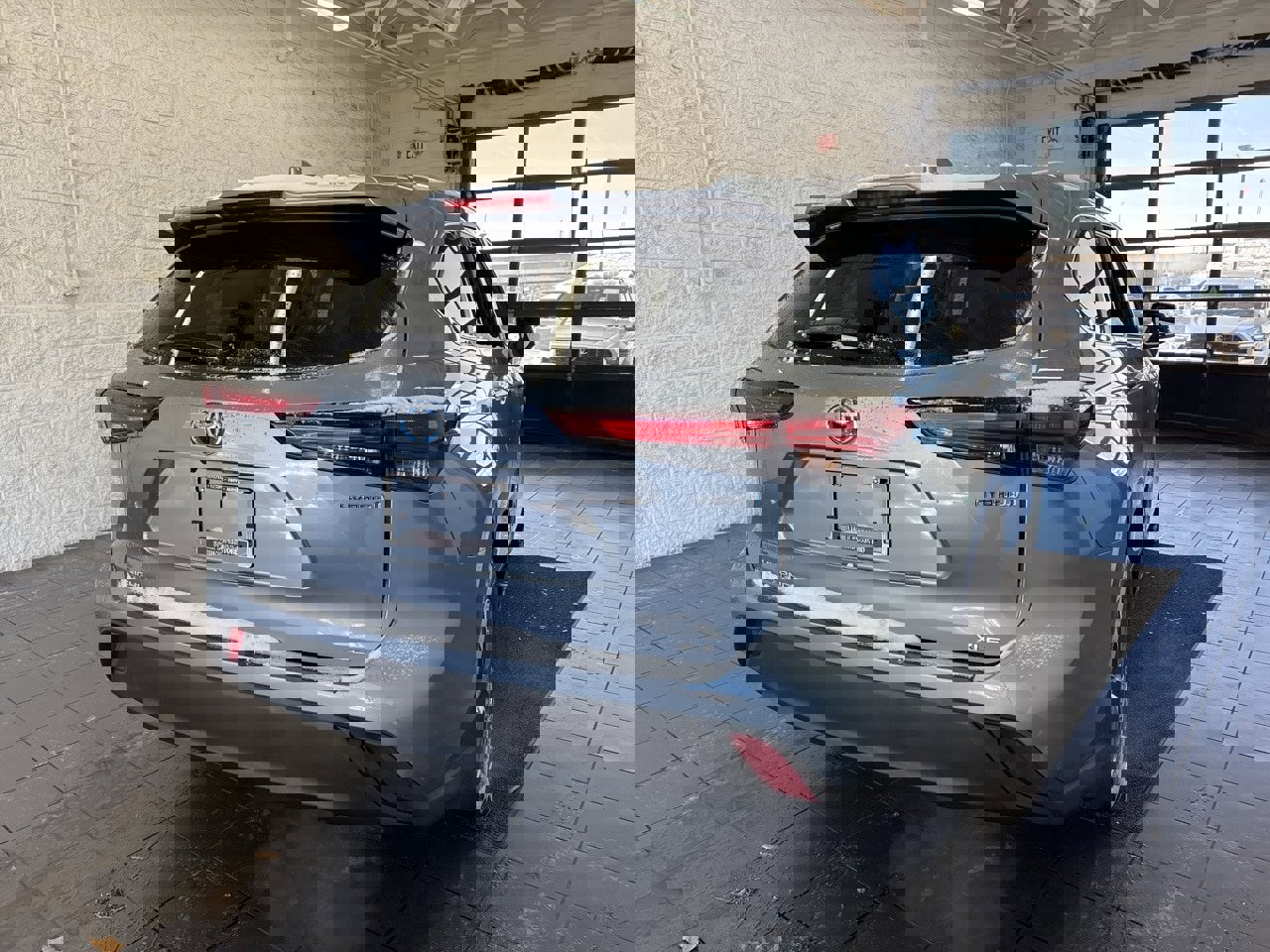 Certified 2024 Toyota Highlander XLE image 7