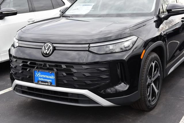 New 2026 Volkswagen Tiguan SE FWD image 2