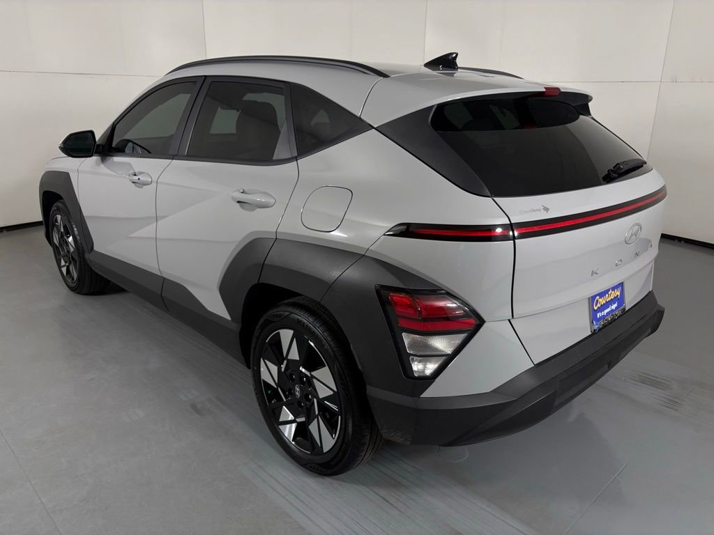 Used 2025 Hyundai Kona SEL image 6