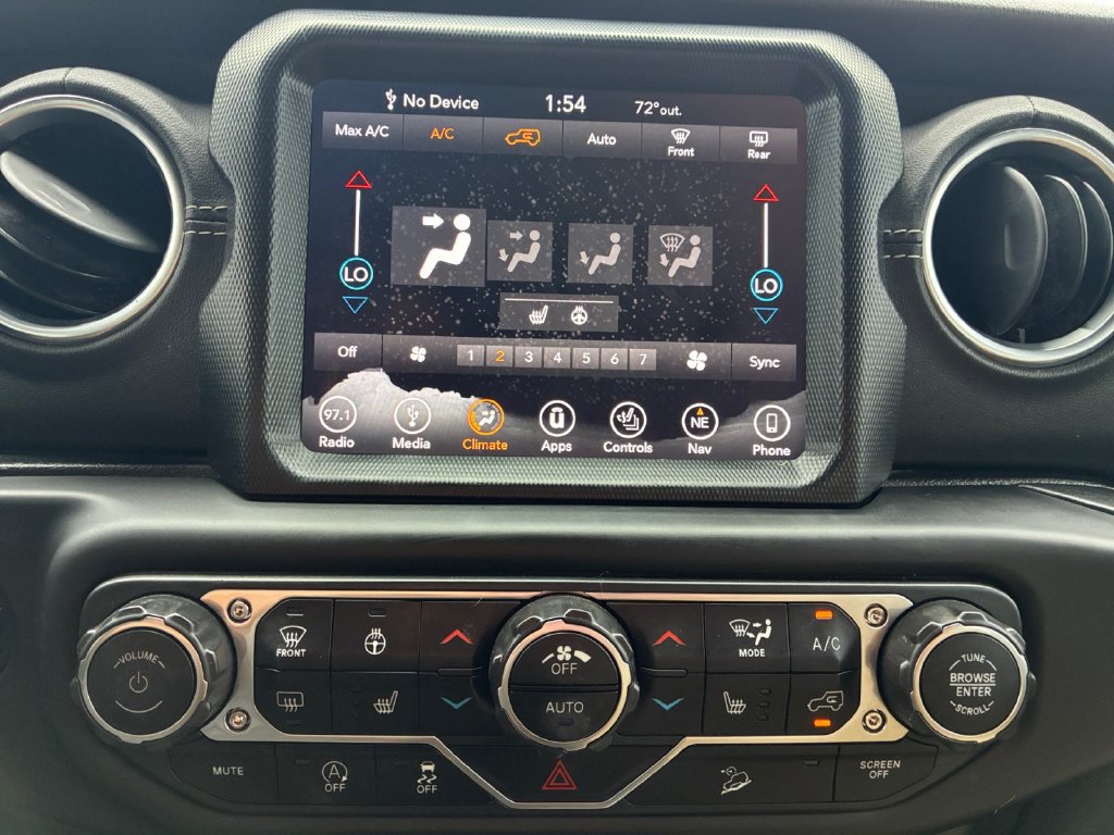 Used 2018 Jeep Wrangler Unlimited Sahara AWD/4WD image 4
