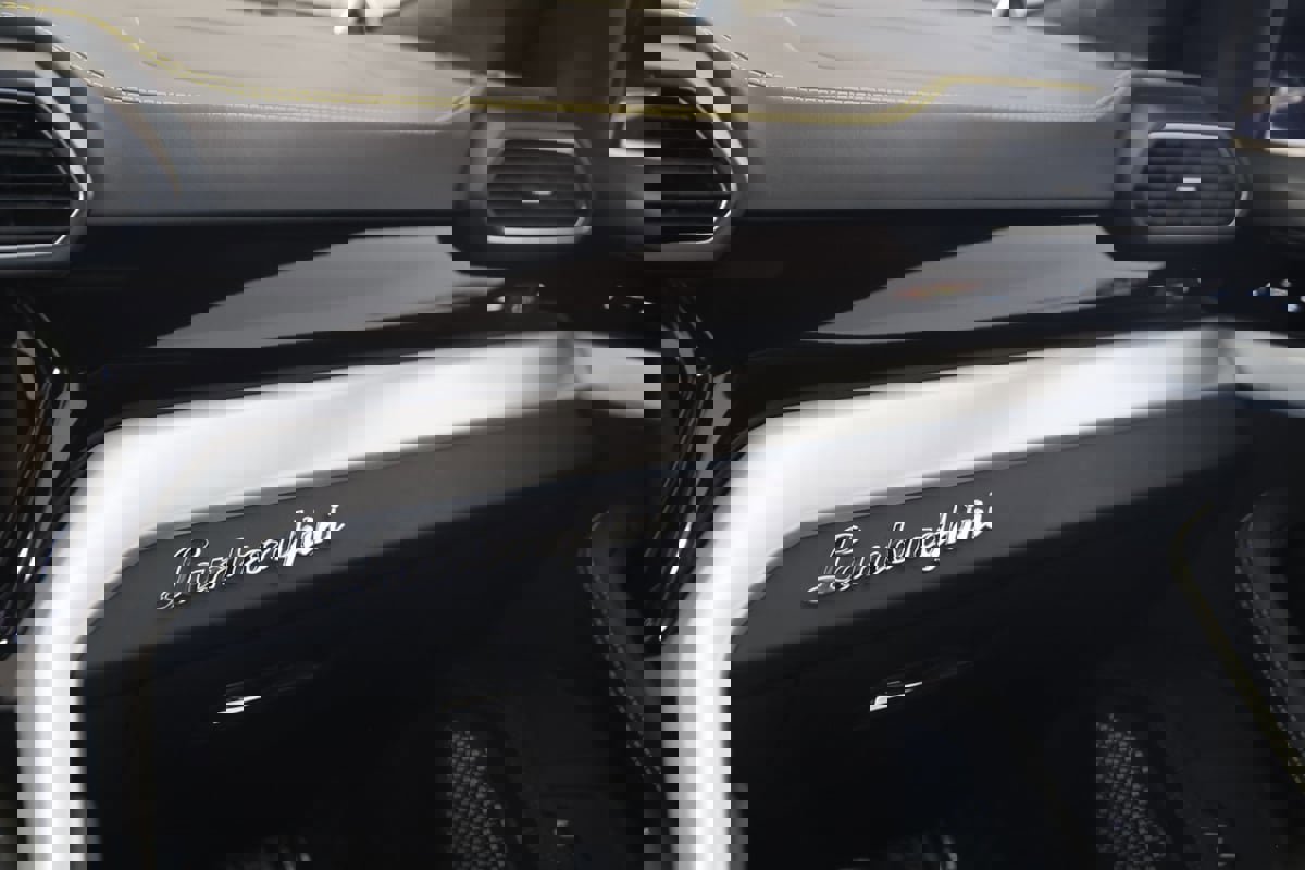 Used 2021 Lamborghini Urus image 52