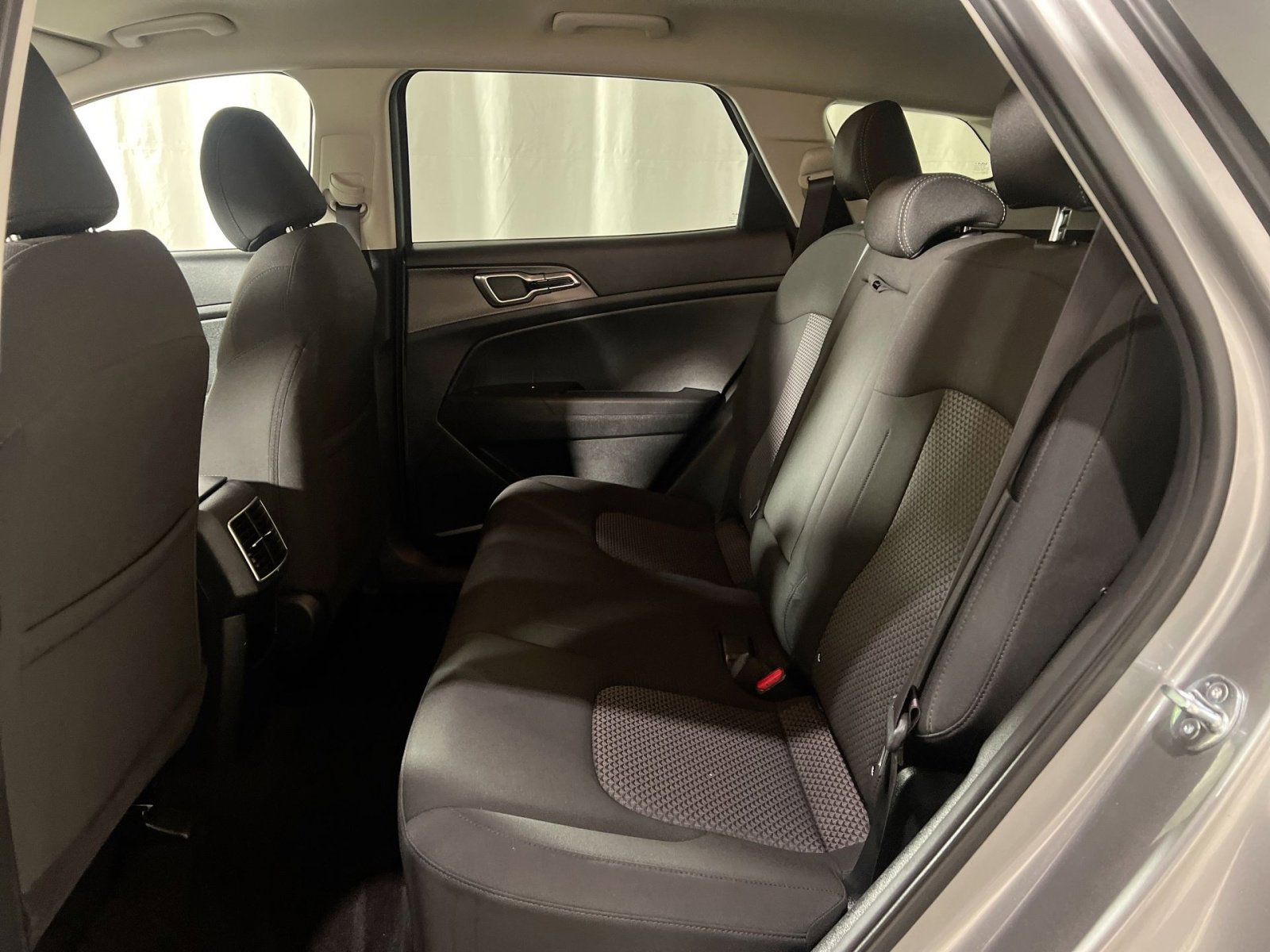 Used 2023 Kia Sportage LX image 24