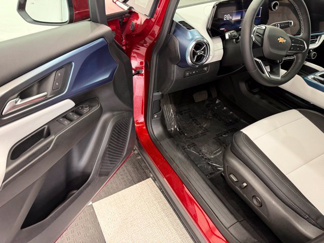 New 2026 Chevrolet Equinox EV LT AWD/4WD image 33