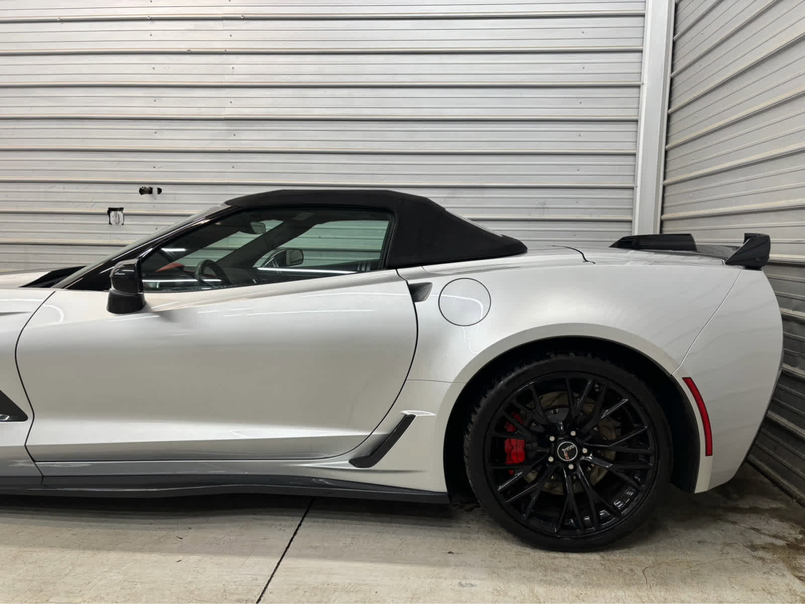 Used 2015 Chevrolet Corvette Z06 w/ 3LZ Preferred Equipment Group image 5