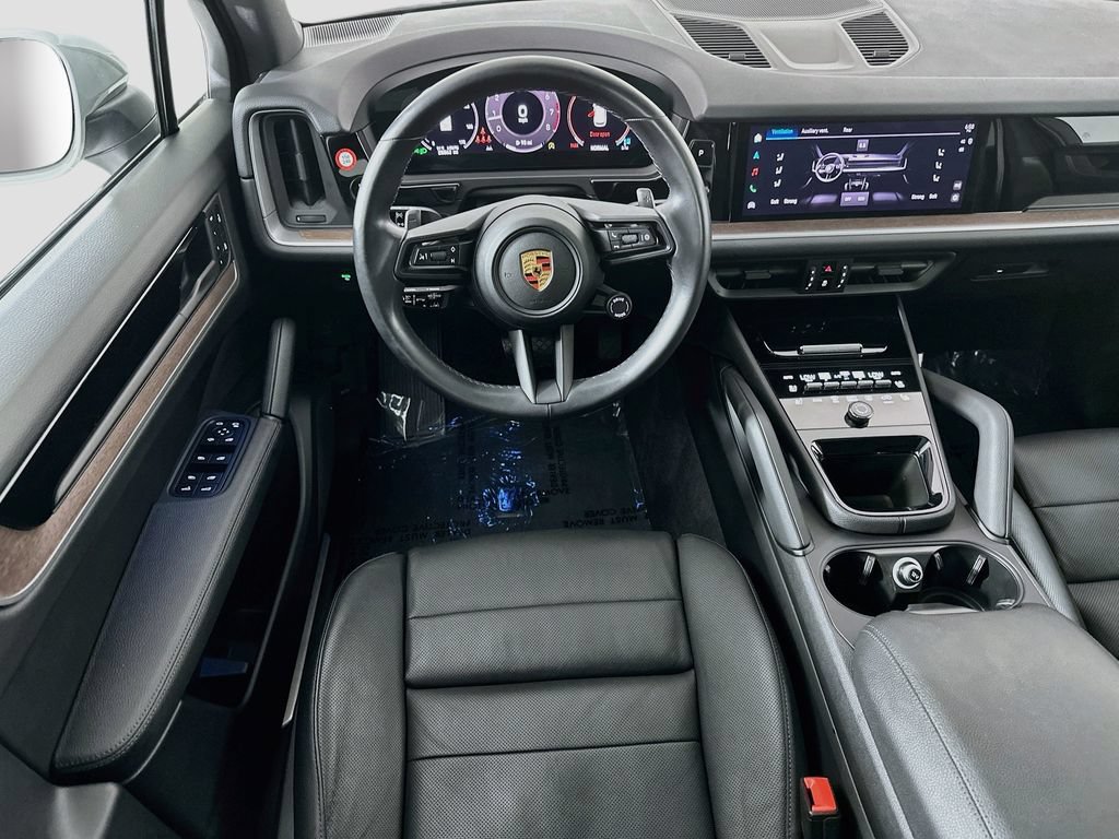 Certified 2024 Porsche Cayenne AWD/4WD image 25