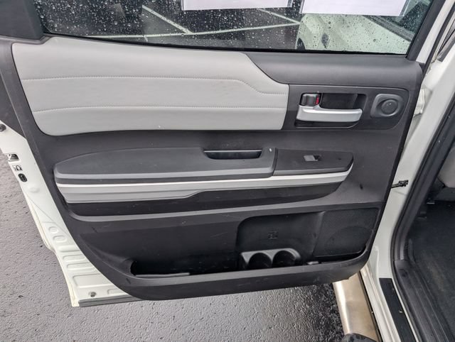 Used 2018 Toyota Tundra Limited w/ Limited Premium Package AWD/4WD image 11