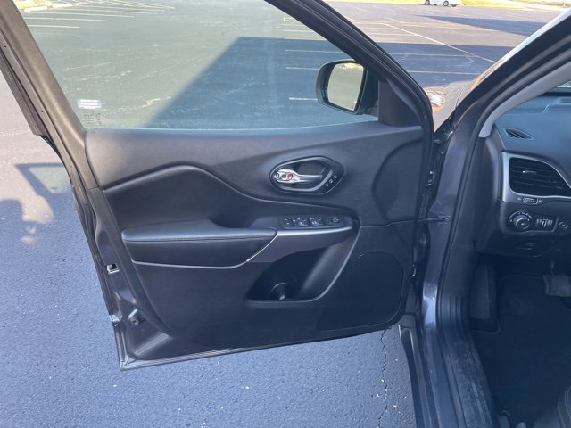 Used 2022 Jeep Cherokee Limited image 20