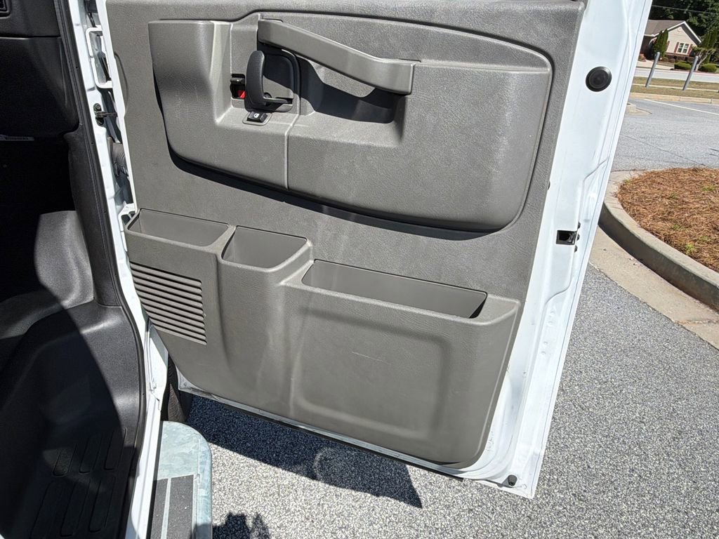 Used 2024 GMC Savana 2500 w/ Driver Convenience Package image 14