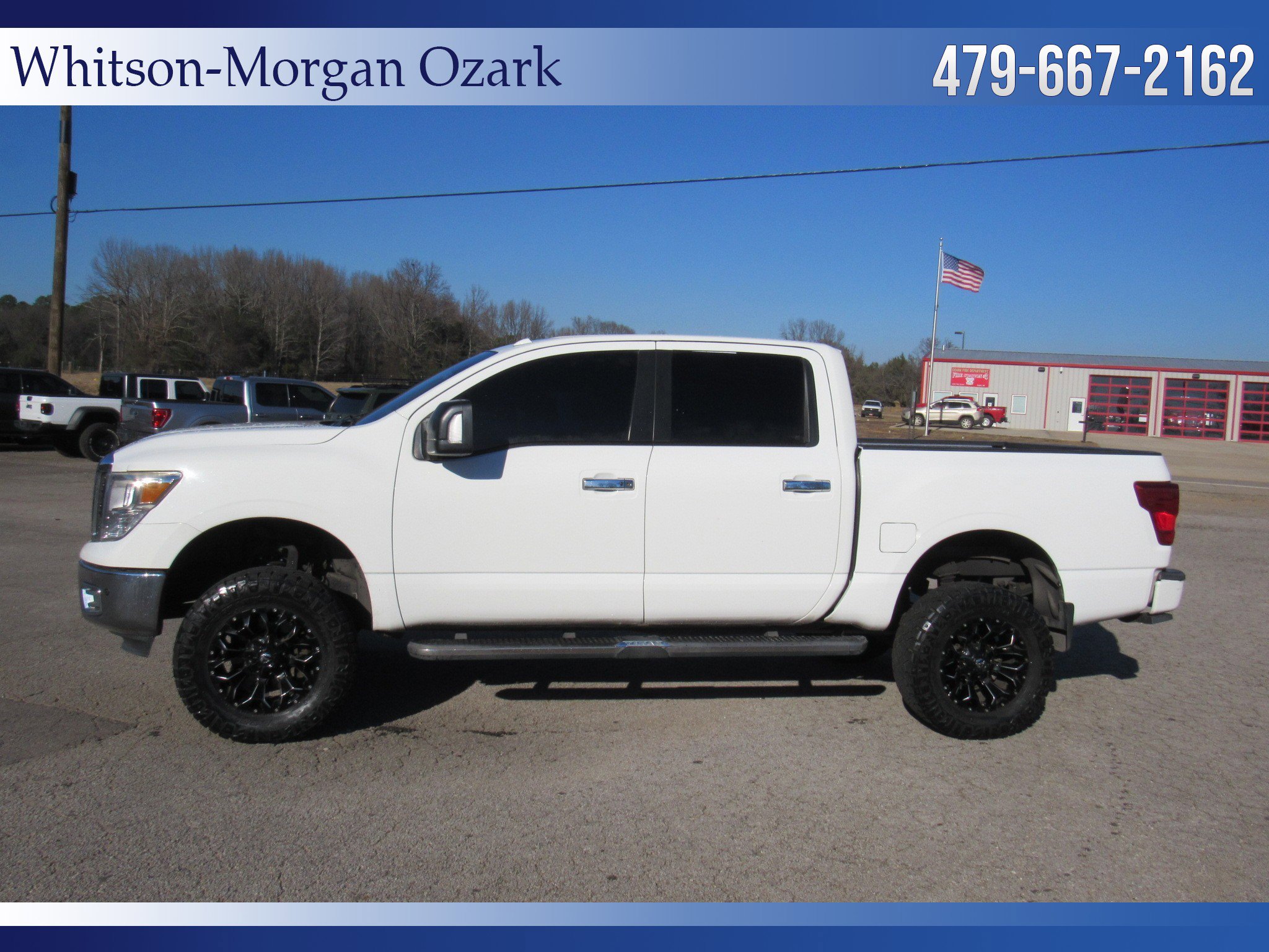Used 2018 Nissan Titan SV w/ SV Convenience Package image 6