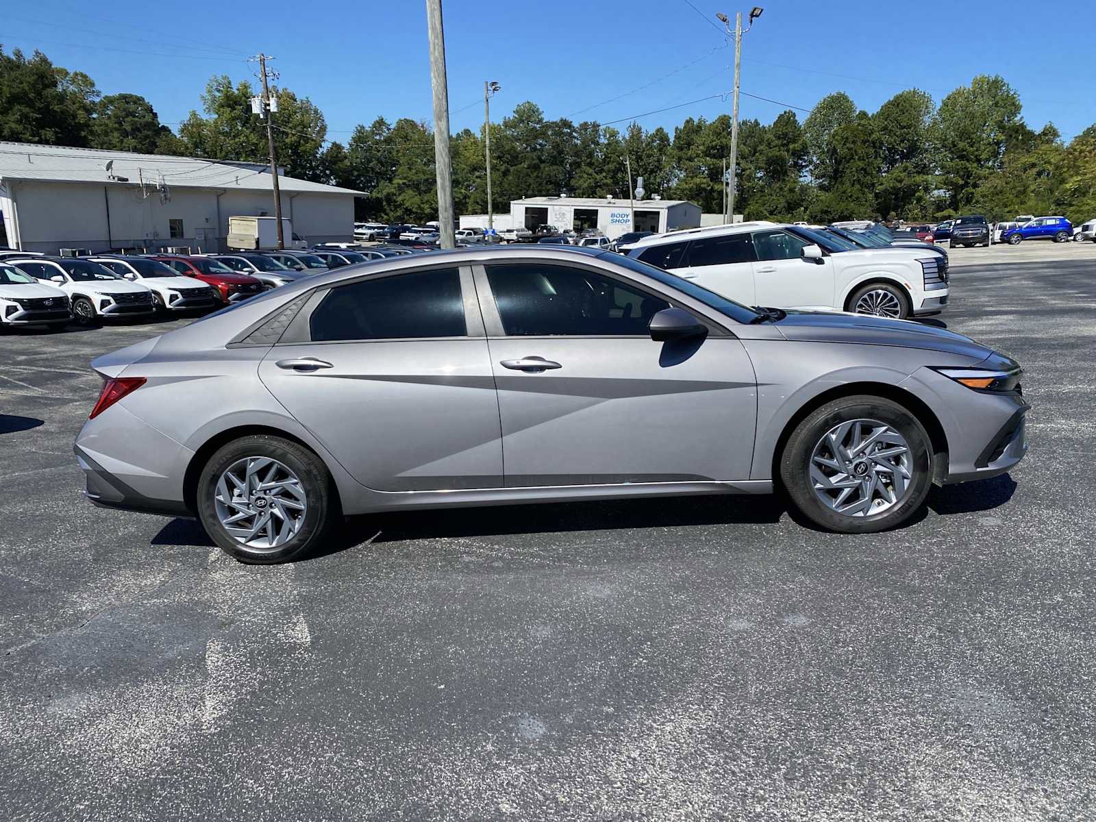 Certified 2025 Hyundai Elantra Blue image 4