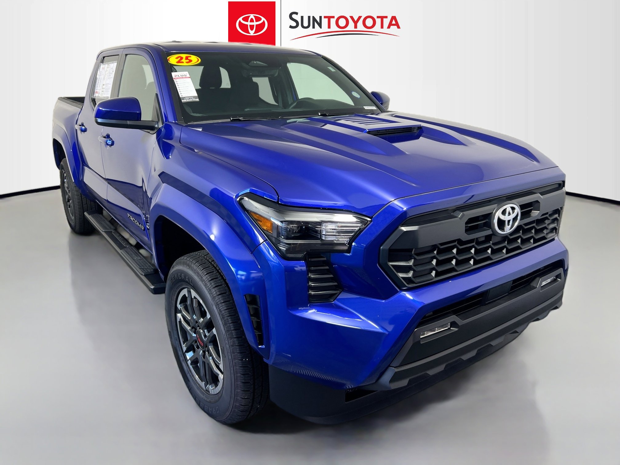 Used 2025 Toyota Tacoma TRD Sport image 1