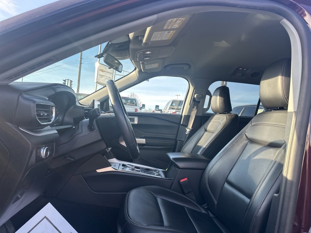 Used 2022 Ford Explorer XLT w/ Equipment Group 202A image 15