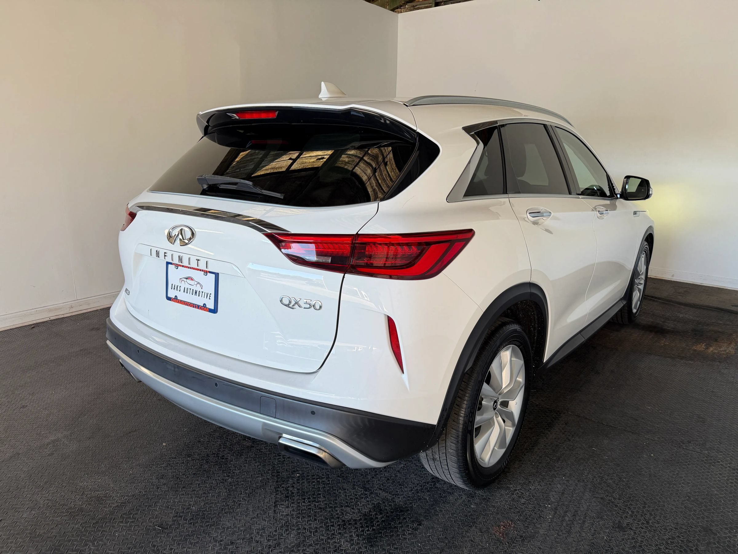 Used 2019 INFINITI QX50 Essential AWD/4WD image 7