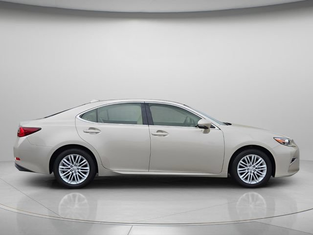 Used 2016 Lexus ES 350 w/ Premium Package w/Wood Trim FWD image 8