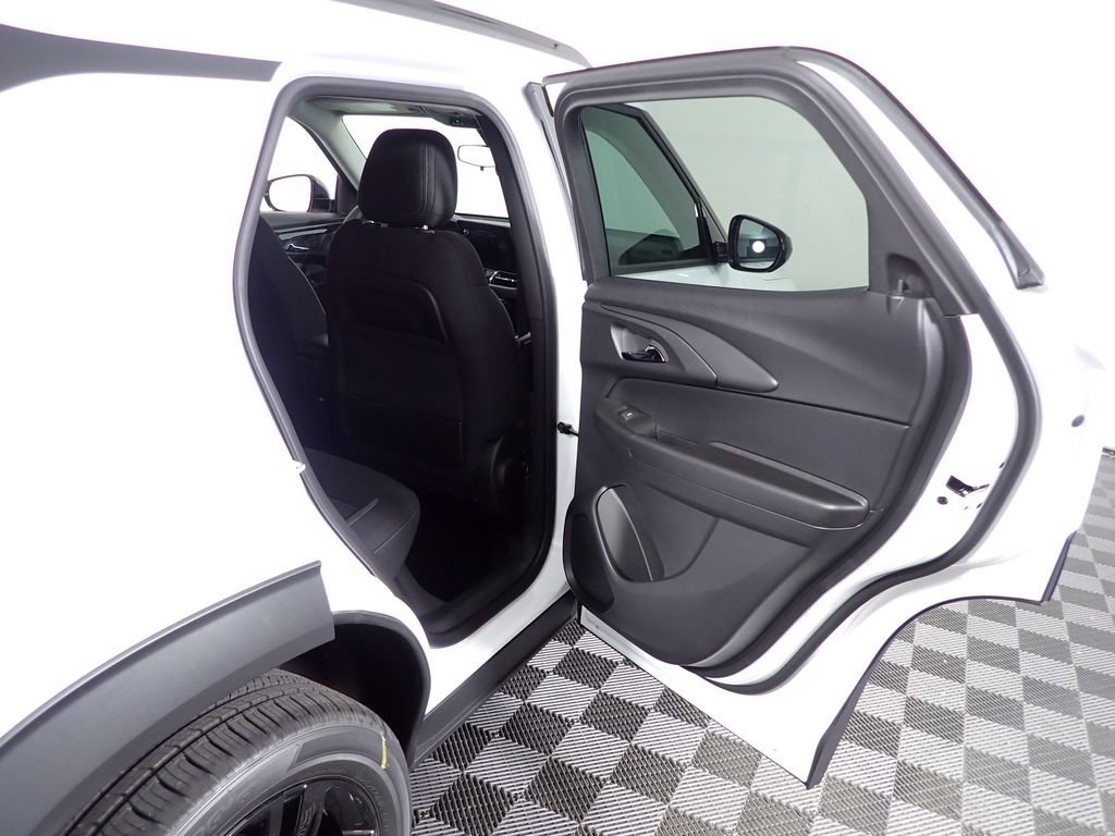 New 2026 Chevrolet TrailBlazer LT w/ Midnight Edition FWD image 30