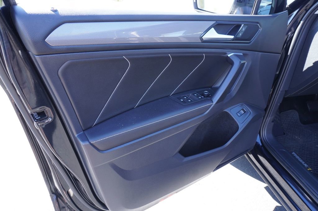 Used 2022 Volkswagen Tiguan SE AWD/4WD image 14