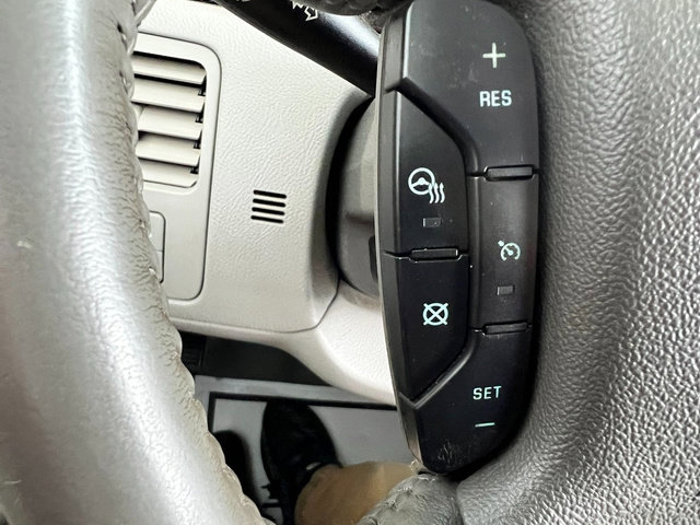 Used 2011 Buick Lucerne CXL FWD image 18